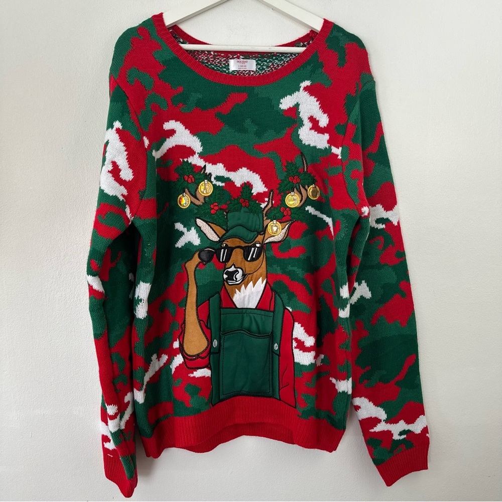 Holiday Time Women’s Camo Deer Christmas Sweater Size L